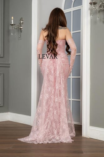 فستان روزالي وردي مشغوف بالدانتيل