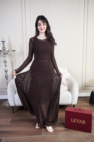 فستان العيد بني