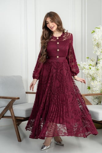 فستان عيد دانتيل فاخر باللون العنابي