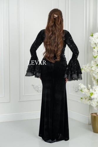 فستان سهر مخمل مطرز بالترتر ومخمل ساده