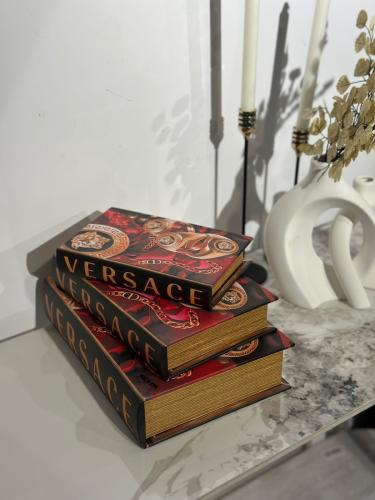 مجموعة كتب ديكور مع مساحة تخزين