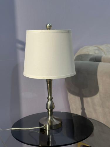 ابجوره بشاحن USB مدمج cm51