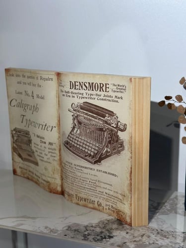 لوحه خشب بتصميم كتاب 60*40