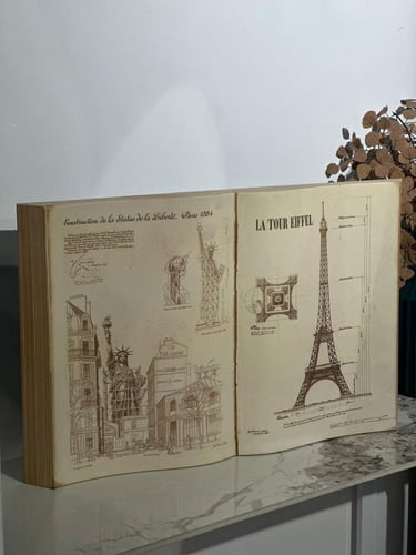 لوحه خشب بتصميم كتاب 60*40