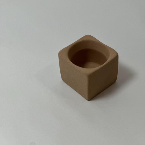 كوب فخار بقاعدة