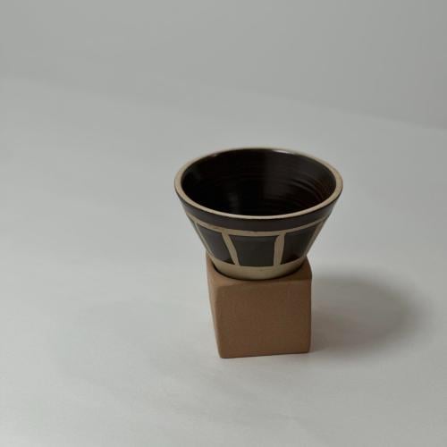 كوب فخار بقاعدة