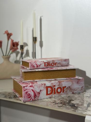 مجموعة كتب ديكور مع مساحة تخزين