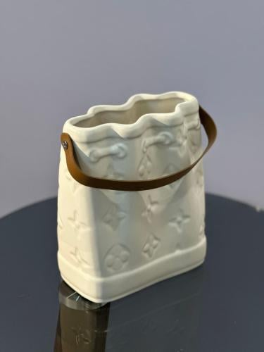 فازة أزهار سراميك بعروة جلد فاخر 20*17 cm