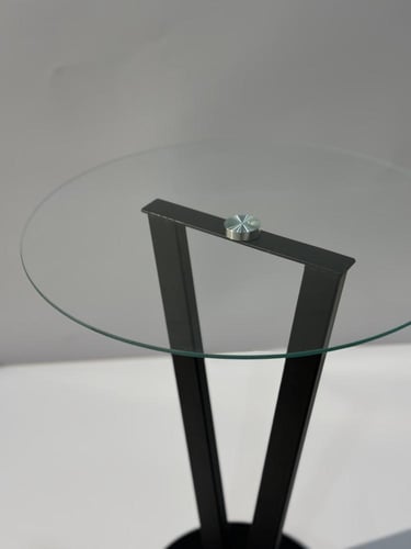 طاولة خدمة زجاج بقاعدة حديد