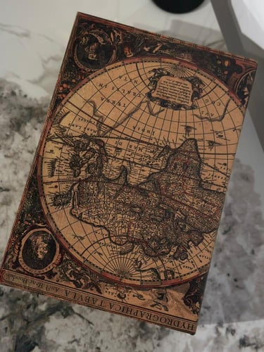 مجموعة كتب ديكور مع مساحة تخزين