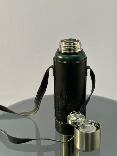 مطارة ماء استيل بغطاء جلدي وحزام حمل 31cm