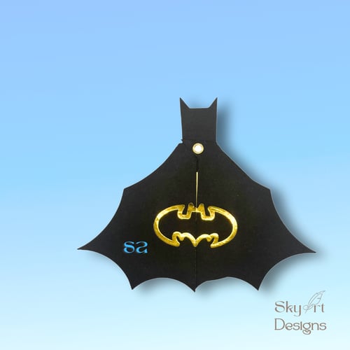 بطاقة باتمان - اسم من الداخل (Batman Wing Card - Inner Name) 🦇 - 10 بطاقات