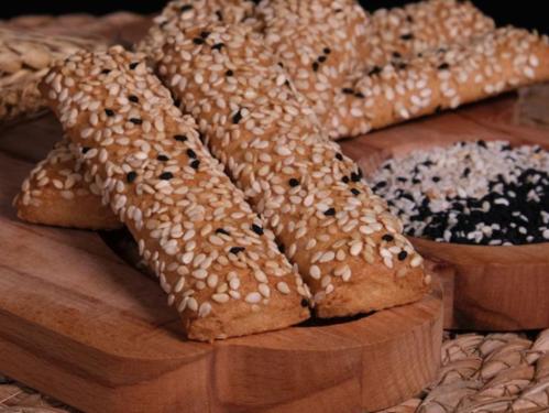 أعواد الشابورة بالسمسم - البقسماط - تركي مستورد 90...