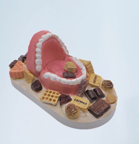 Open jaw with chocolate