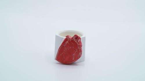 مصغرات (القلب مسطح احمر والتحفة بيضاء )