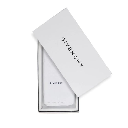 بكج جيفنشي (2 شماغ ابيض + 1 احمر كلاسيك)