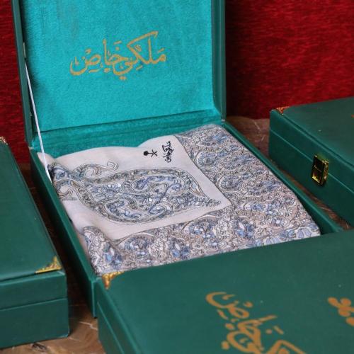 شال ملكي خاص بيج MT -02