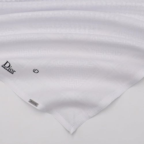 شماغ ديور ابيض