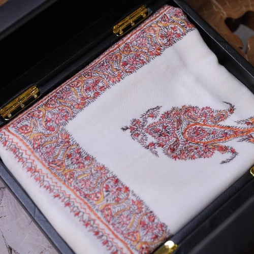 شال يدوي نص ترمة