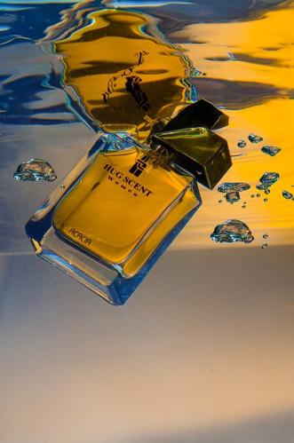 عطر HUG SCENT للنساء