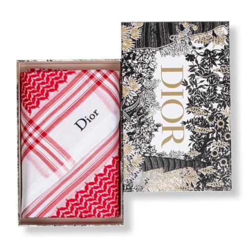 عرض العائلة شماغ ديور مع عطر ين توم فورد رجالي وحر...