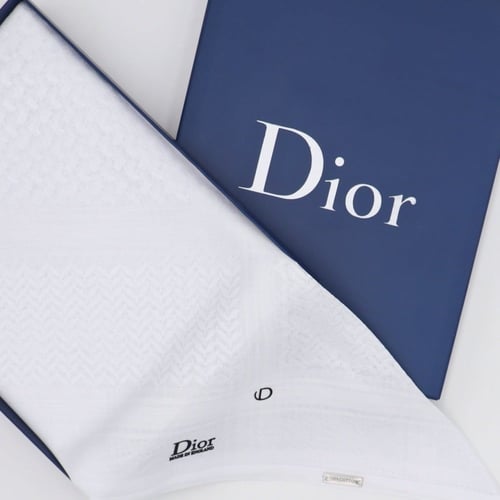 شماغ ديور ابيض