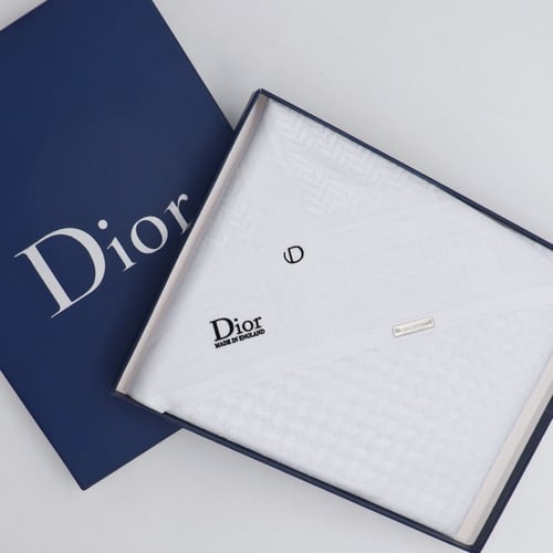 شماغ ديور ابيض