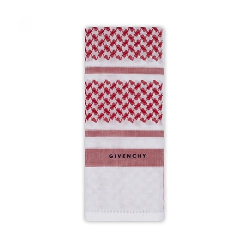 ثلاث اشمغة من جفنشي