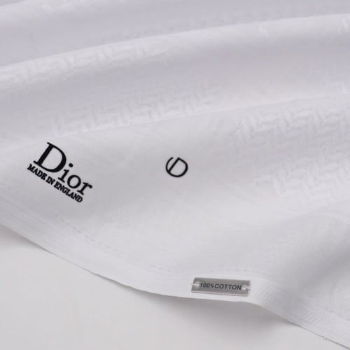 شماغ ديور ابيض