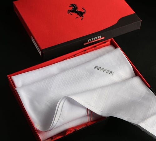 شماغ فيراري الابيض