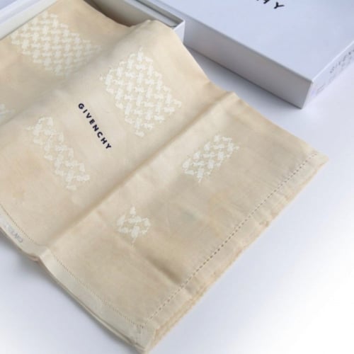 شماغ جيفنشي بيج