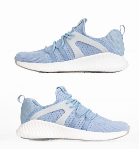 حذاء رياضي نسائي