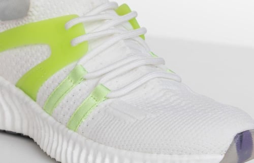 حذاء رياضي نسائي