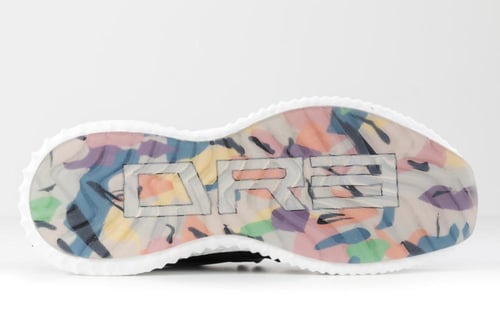 حذاء رياضي نسائي