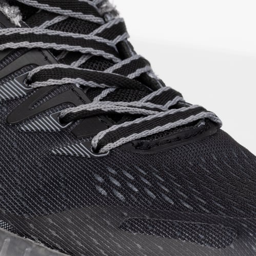 حذاء ولادي رياضي