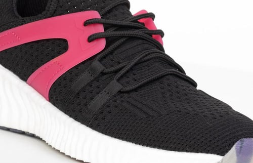 حذاء رياضي نسائي