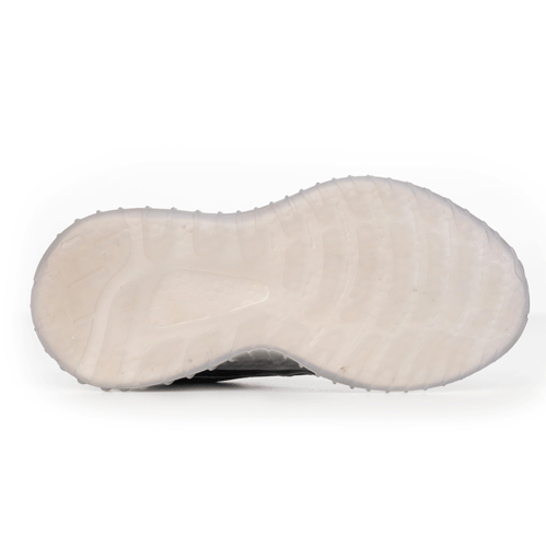 حذاء ولادي رياضي