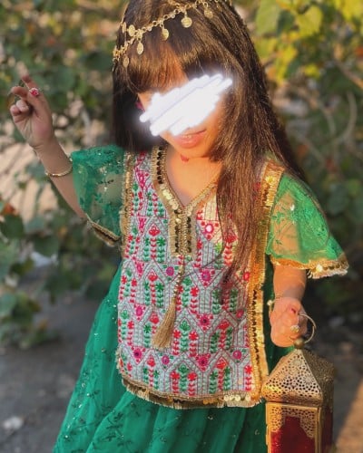 فستان شعبي + ربطة شعر + شنطة