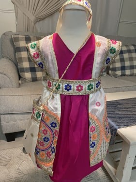 فستان شعبي + ربطة شعر + شنطة