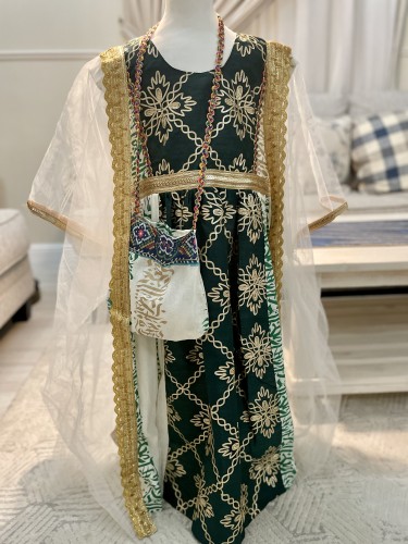 فستان شعبي + ربطة شعر + شنطة