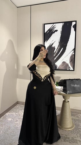 فستان كلوش اسود صدر استرتش تحت كريب حرير مرصع ب اح...