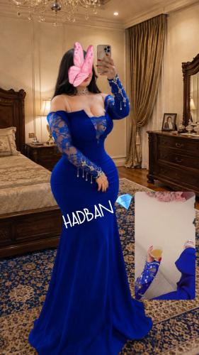 فستان كريب ازرق مزين بدانتيل وشك عالاكمام