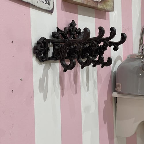 علاقة عبايات | Iron Hanging