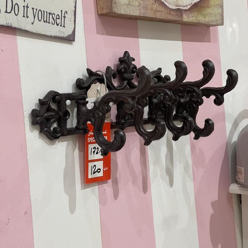 علاقة عبايات | Iron Hanging