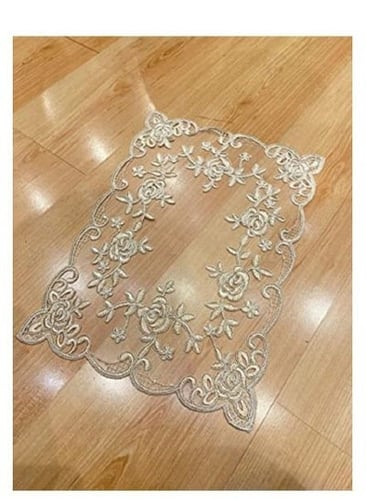 مفرش دانتيل ذهبي | Golden Lace 30x40 cm