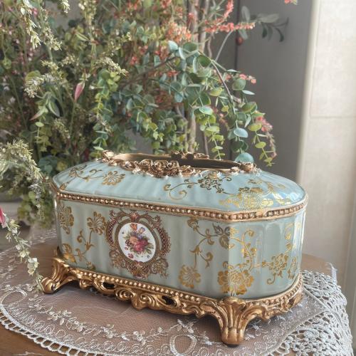 علبة مناديل رويال على الطراز الفيكتوري لون تيفاني...