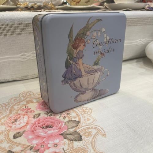 علبه معدنيه مربعه | square metal box