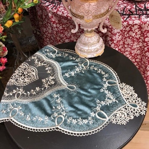 مفرش دانتيل و مخمل اخضر 38*94 سم | Lace tablecloth...