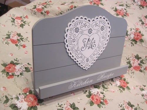 ستاند كتاب خشبي | Wooden book stand