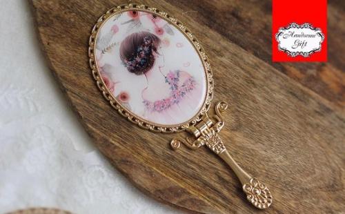 مرايا يدوية | Hand Mirror Size:-17x7 cm